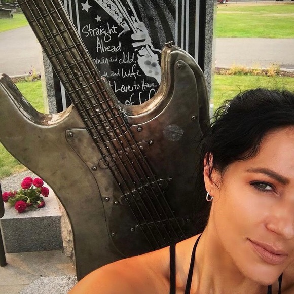 💀Meet your Posher, Lisa - Picture 1 of 3